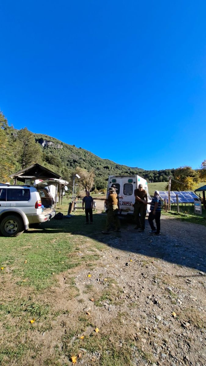 Carabineros auxilia a adulta mayor lesionada en sector fronterizo de difícil acceso