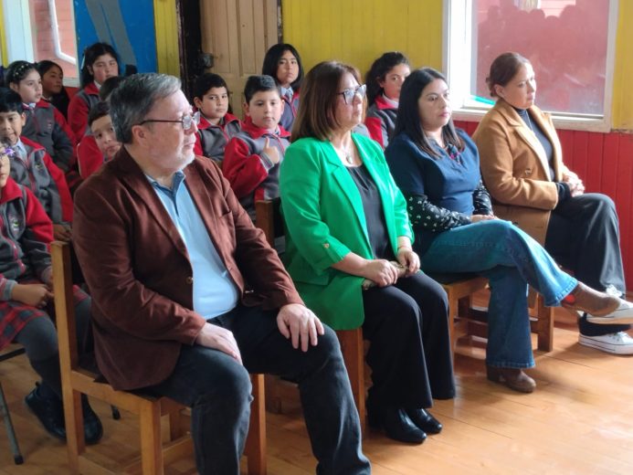 Director destaca trabajo de comunidad educativa tras resultados SIMCE