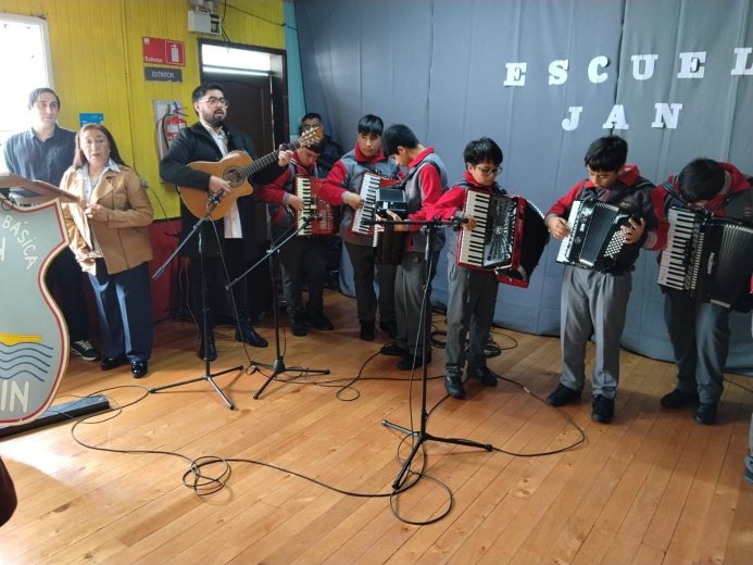 Director destaca trabajo de comunidad educativa tras resultados SIMCE