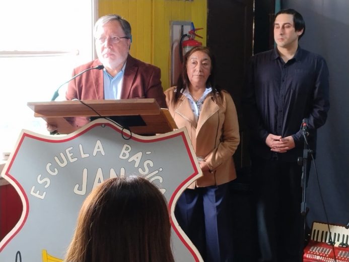 Director destaca trabajo de comunidad educativa tras resultados SIMCE