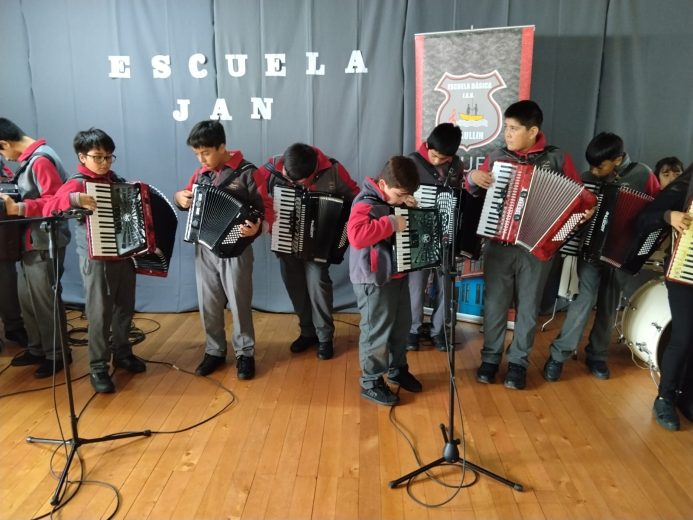 Director destaca trabajo de comunidad educativa tras resultados SIMCE