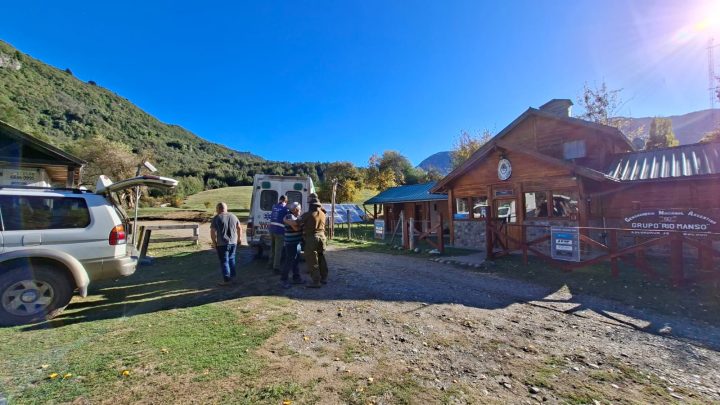 Carabineros auxilia a adulta mayor lesionada en sector fronterizo de difícil acceso